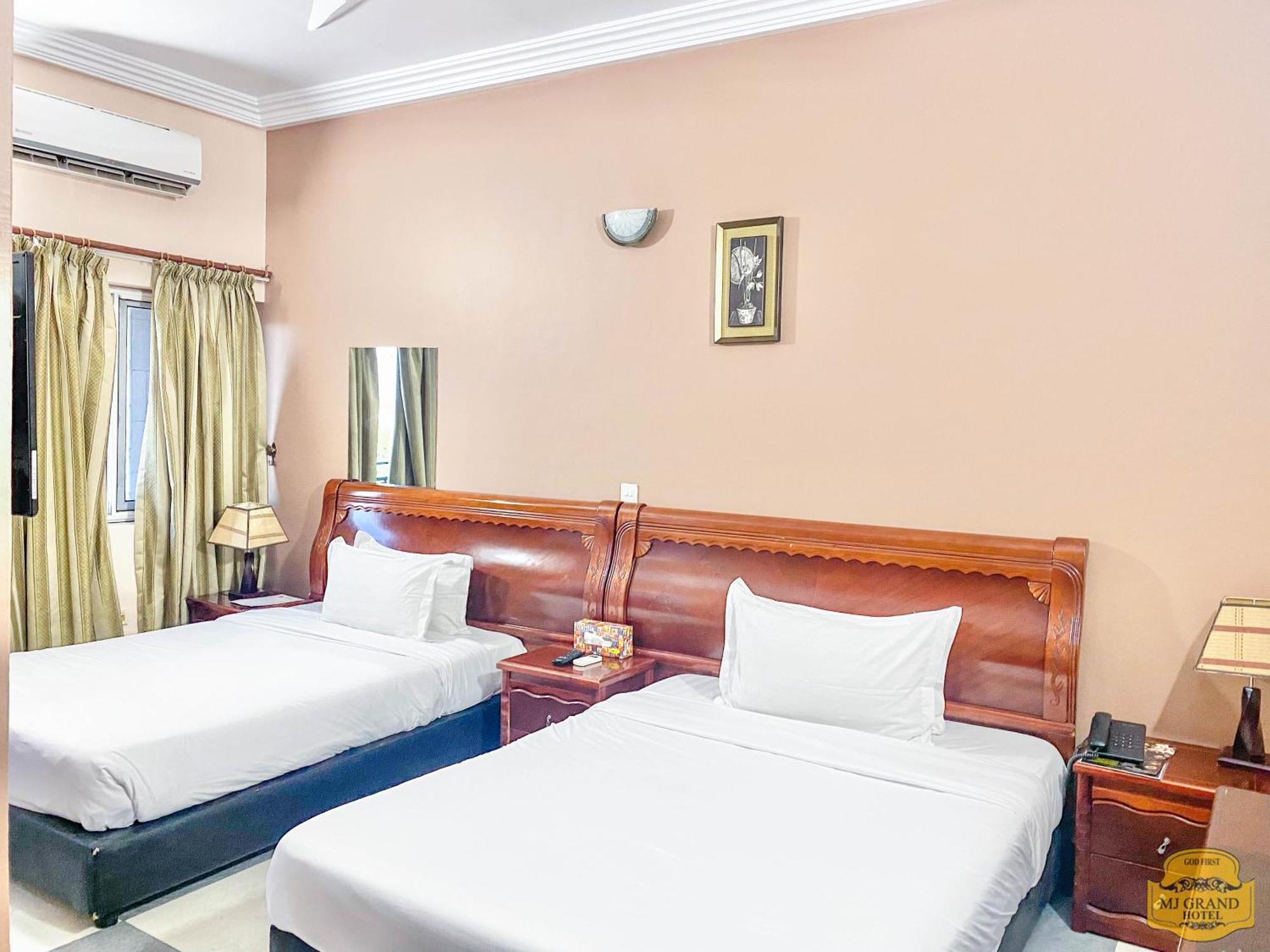 Mj Grand Hotel Accra Exterior photo