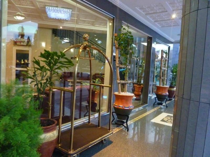 Mj Grand Hotel Accra Exterior photo
